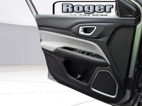 Used 2022 Jeep Compass Latitude image 19