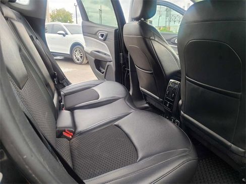 Used 2022 Jeep Compass Latitude w/ Convenience Group image 19