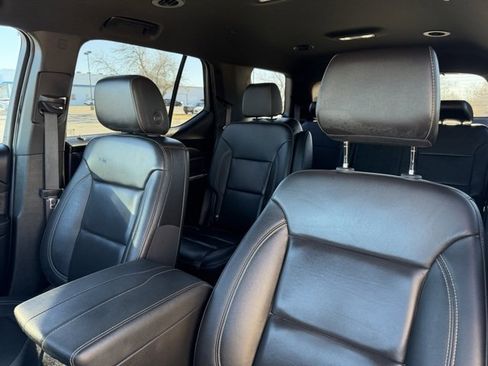 Used 2023 Chevrolet Traverse LT w/ LPO, Floor Liner Package image 15