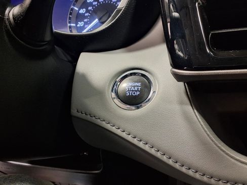 Used 2023 Toyota Highlander XLE image 17