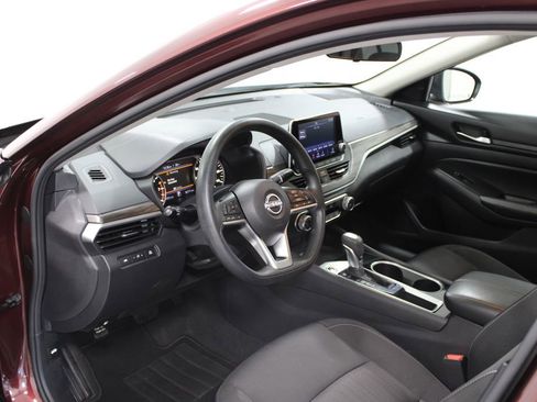 Used 2024 Nissan Altima 2.5 SV image 21