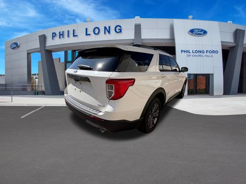 Used 2022 Ford Explorer XLT w/ Equipment Group 202A AWD/4WD image 5