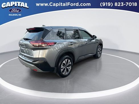 Used 2023 Nissan Rogue SV image 8
