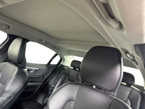 Used 2024 Volvo S60 B5 Core image 12