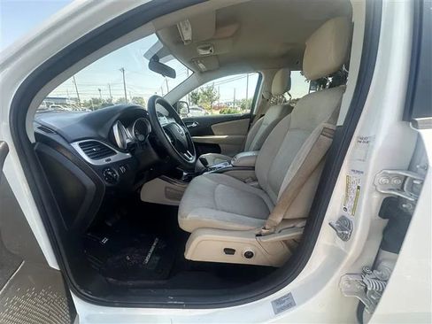 Used 2017 Dodge Journey SXT w/ Comfort/Convenience Group image 11