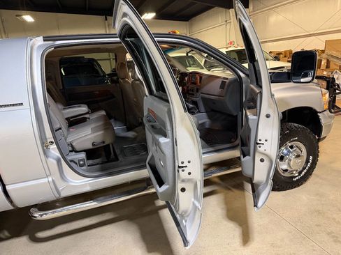 Used 2006 Dodge Ram 3500 Truck SLT AWD/4WD image 48