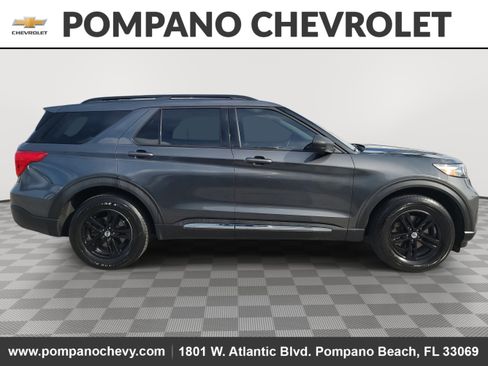 Used 2020 Ford Explorer XLT w/ Equipment Group 202A image 2