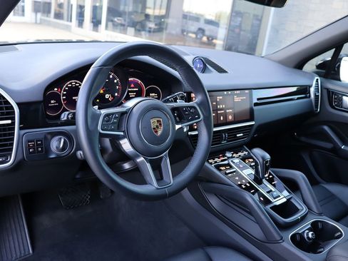 Used 2021 Porsche Cayenne image 13