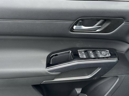 New 2026 Nissan Pathfinder SL image 27