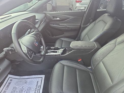 Used 2025 Buick Envista Sport Touring w/ Convenience I Package FWD image 11