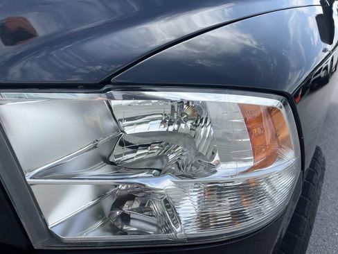 Used 2017 RAM 1500 Express AWD/4WD image 9