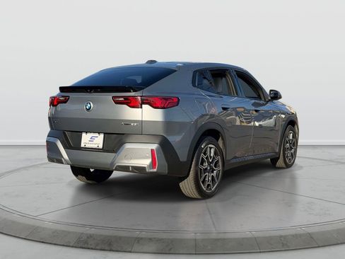 Used 2026 BMW X2 xDrive28i AWD/4WD image 7
