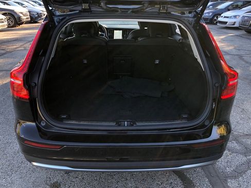 Used 2025 Volvo V60 B5 Cross Country Plus image 36