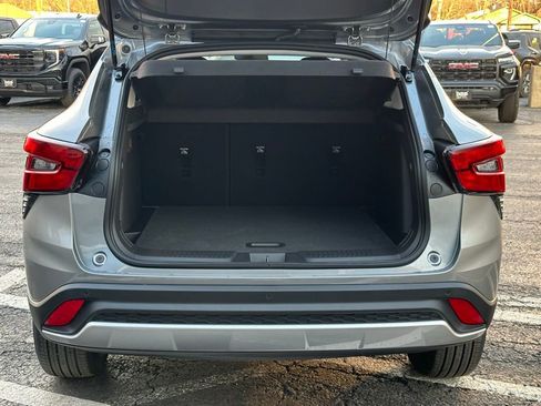 New 2026 Chevrolet Trax LT w/ Driver Confidence Package image 8