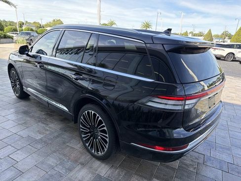 Used 2023 Lincoln Aviator Black Label AWD/4WD image 4