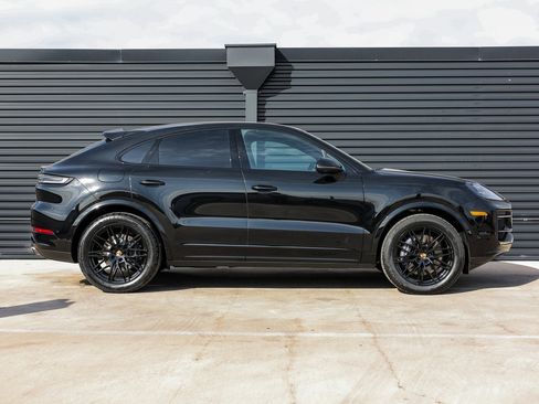 New 2026 Porsche Cayenne Coupe image 8
