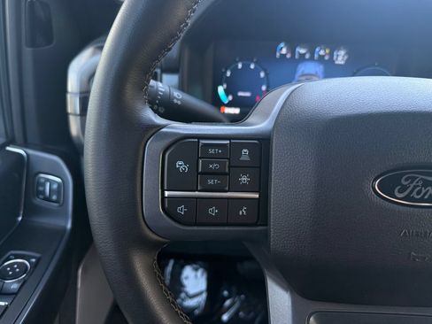 Used 2025 Ford F150 Lariat AWD/4WD image 32