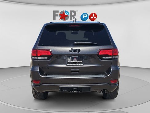 Used 2019 Jeep Grand Cherokee Altitude AWD/4WD image 4