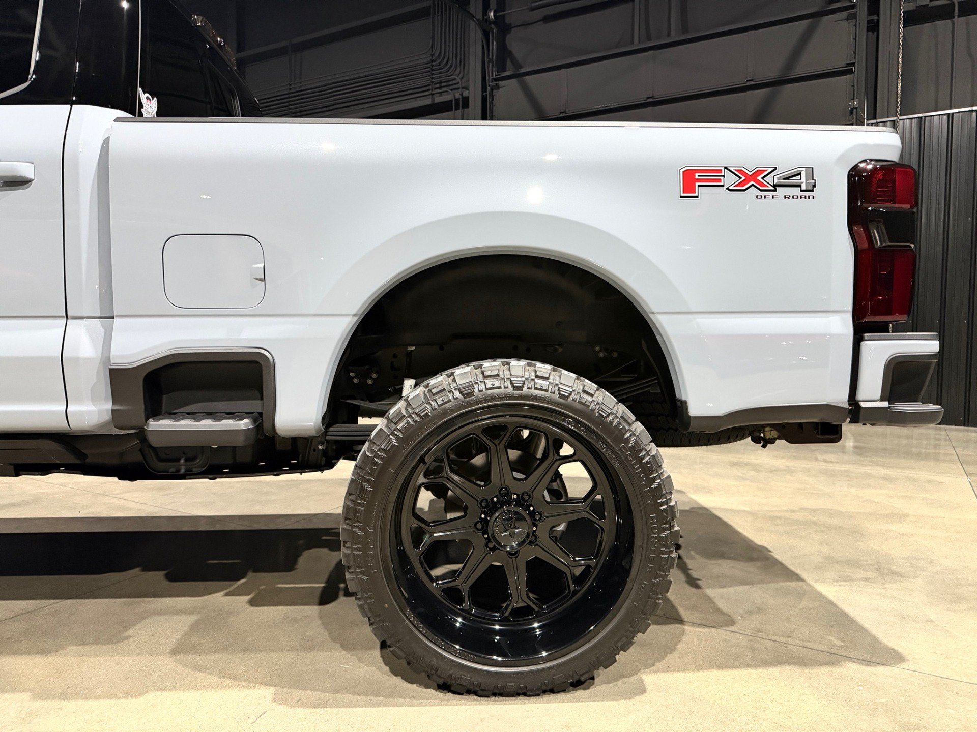 Used 2026 Ford F250 Platinum AWD/4WD image 9