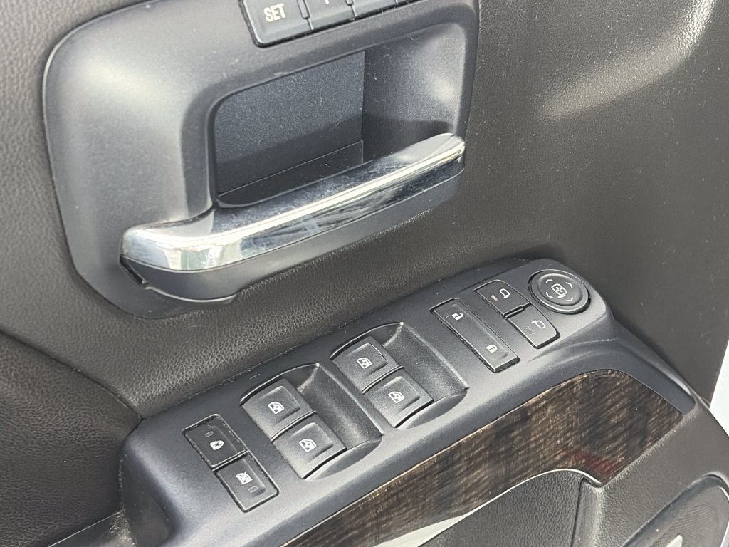 Used 2015 GMC Sierra 2500 Denali w/ Duramax Plus Package AWD/4WD image 24