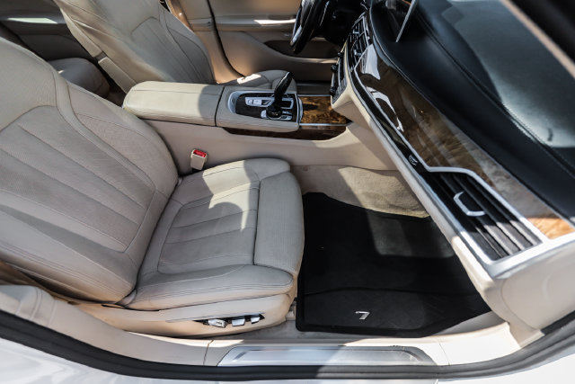Used 2017 BMW 740i RWD image 62