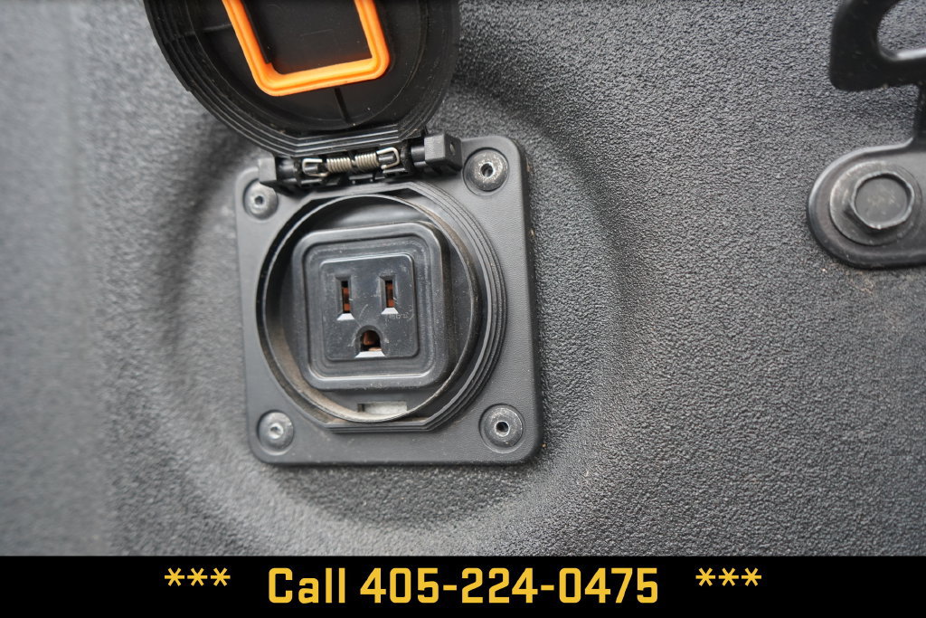 Used 2025 Nissan Frontier SL AWD/4WD image 15