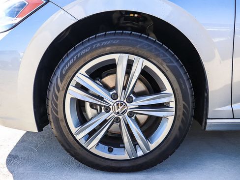 Used 2024 Volkswagen Jetta SE image 10