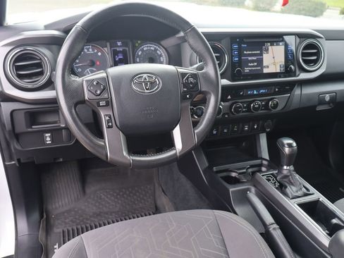 Used 2017 Toyota Tacoma TRD Sport w/ Premium & Technology Package image 24