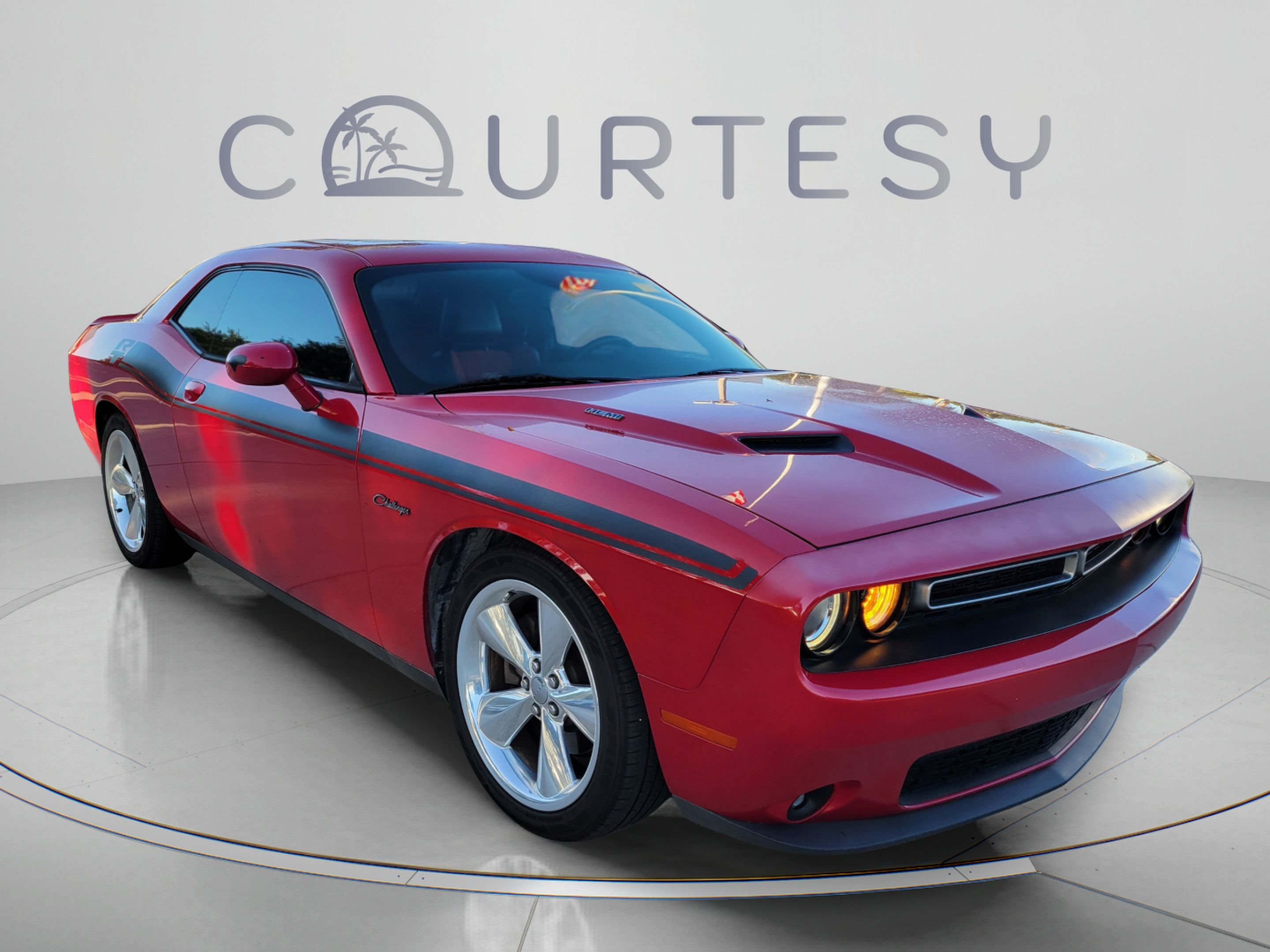 Used 2015 Dodge Challenger R/T Plus RWD image 4
