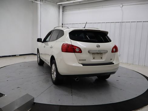 Used 2013 Nissan Rogue SV image 8