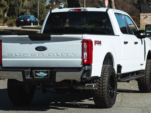 Used 2024 Ford F250 XLT w/ FX4 Off-Road Package image 11