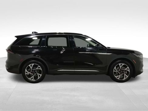 Certified 2024 Lincoln Nautilus Premier AWD/4WD image 2