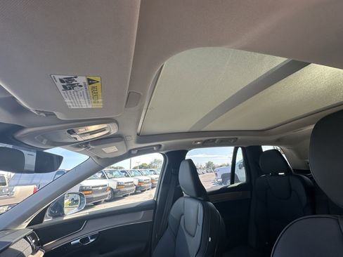 Certified 2025 Volvo XC90 B6 Plus image 27