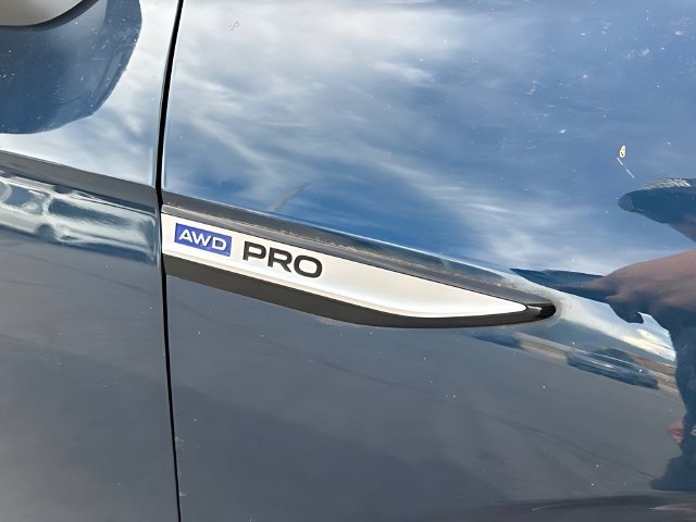 Used 2023 Volkswagen ID.4 Pro AWD/4WD image 12