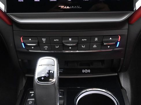 Used 2022 Maserati Ghibli Modena RWD image 18