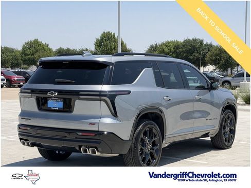 Used 2026 Chevrolet Traverse RS w/ LPO, Floor Liner Package FWD image 4