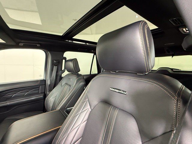 Used 2024 Ford Expedition Platinum AWD/4WD image 14