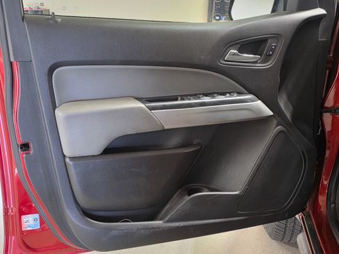 Used 2016 Chevrolet Colorado LT w/ LT Convenience Package AWD/4WD image 13