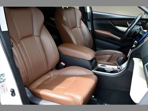Used 2019 Subaru Ascent Touring w/ Popular Package #3 AWD/4WD image 31