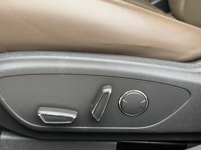 Used 2013 Lincoln MKZ FWD image 26
