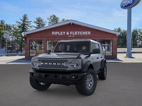 New 2025 Ford Bronco Badlands image 2