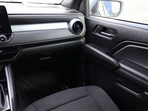 Used 2024 Chevrolet Colorado LT w/ LT Convenience Package image 13