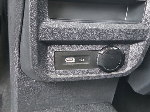 Used 2024 Volkswagen Tiguan Wolfsburg Edition image 19