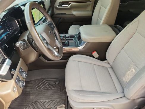 Used 2023 Chevrolet Silverado 1500 LT Trail Boss w/ LPO, Dark Essentials Package image 19