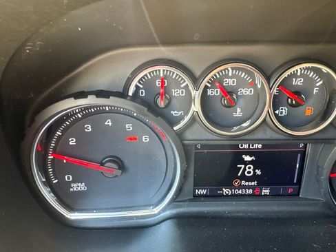 Used 2021 Chevrolet Suburban LT AWD/4WD image 11