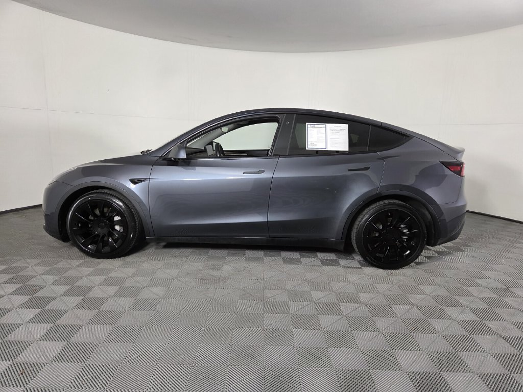 Used 2023 Tesla Model Y AWD image 7