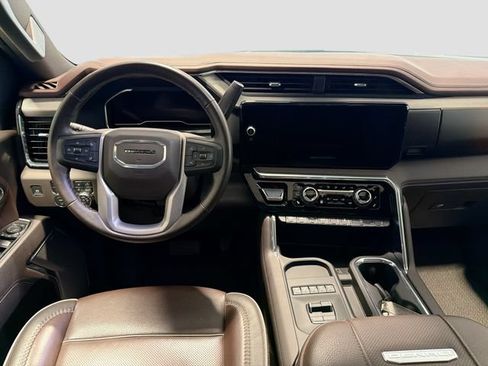 Used 2025 GMC Sierra 3500 Denali w/ Denali Reserve Package AWD/4WD image 21