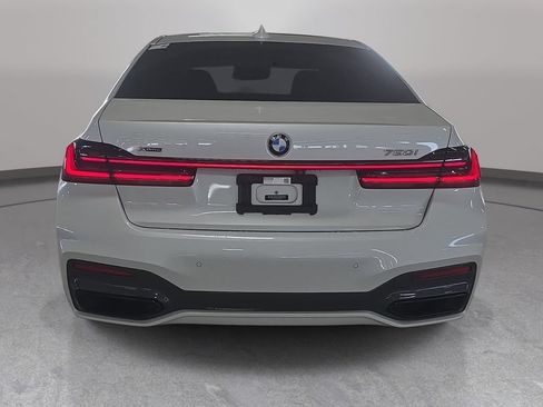 Used 2021 BMW 750i xDrive w/ Executive Package AWD/4WD image 7