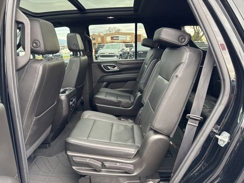 Used 2021 Chevrolet Tahoe Z71 w/ Z71 Signature Package image 16