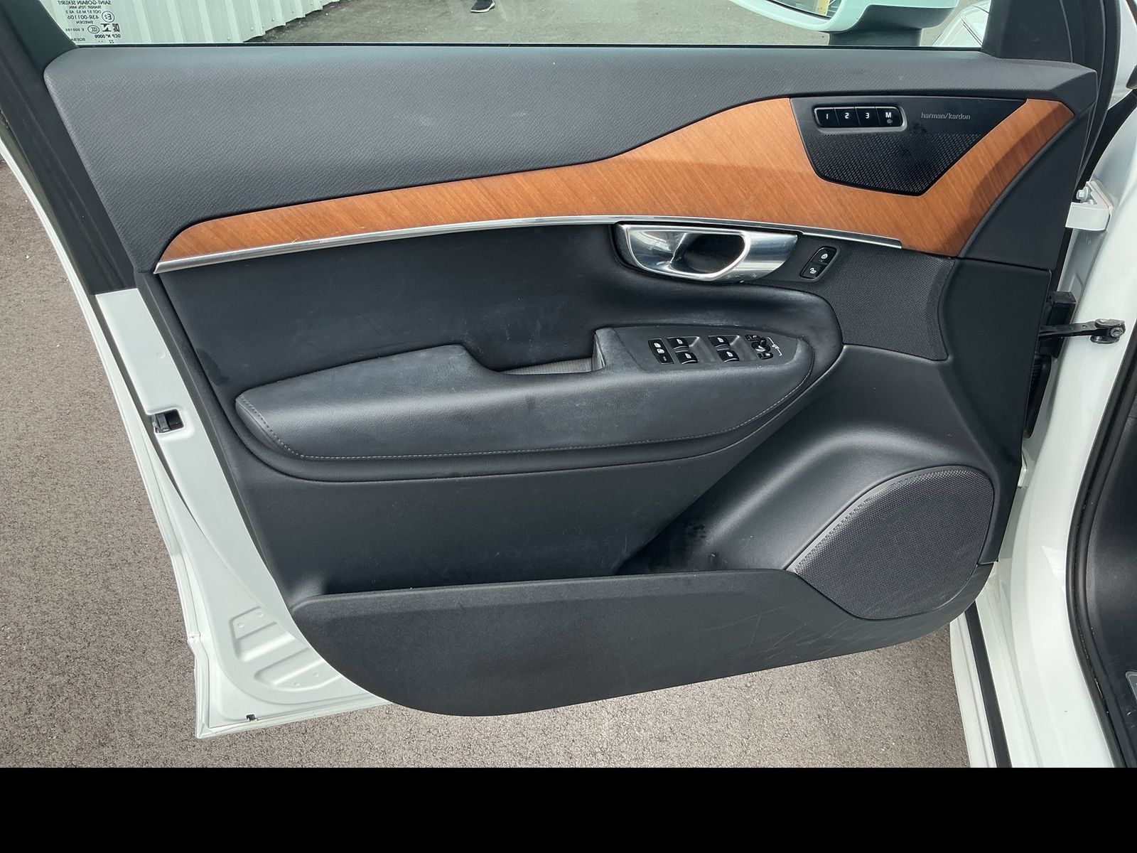 Used 2023 Volvo XC90 B6 Plus w/ Protection Package Premier AWD/4WD image 10